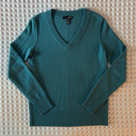 AQUA from Bloomingdale’s Cashmere Sweater Teal Long Sleeve V Neck S - Picture 5 of 12